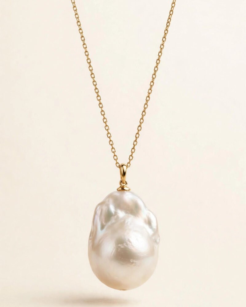 Perla Pendant Necklace