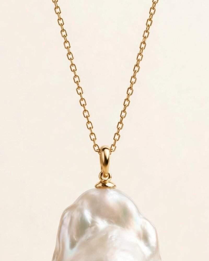 Perla Pendant Necklace
